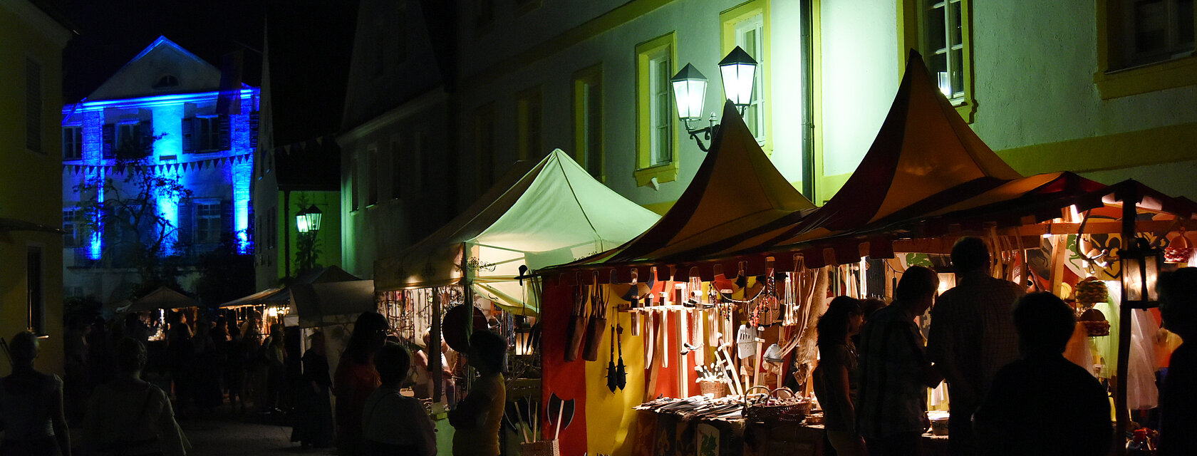 Abendstimmung beim Historischen Stadtfest Monheim